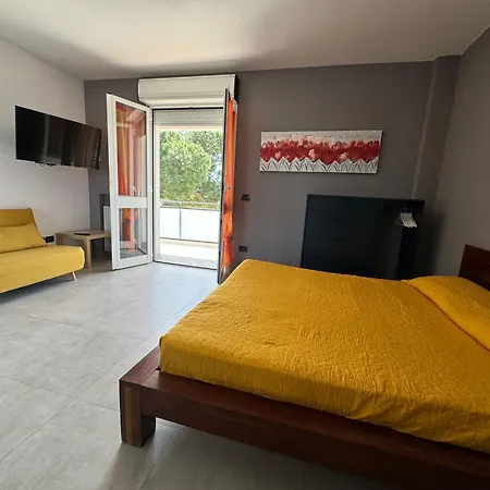 Piccolo Paradiso * אלבניה