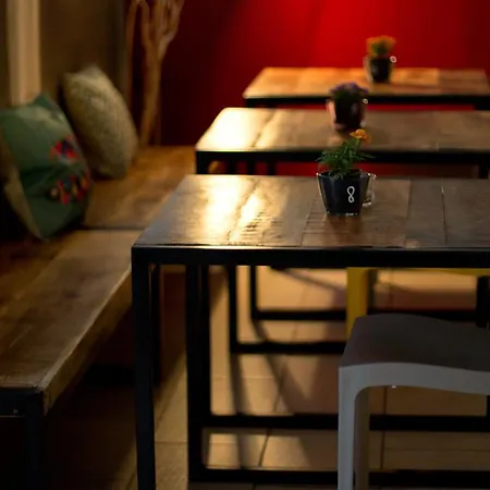 Piccolo Paradiso אלבניה